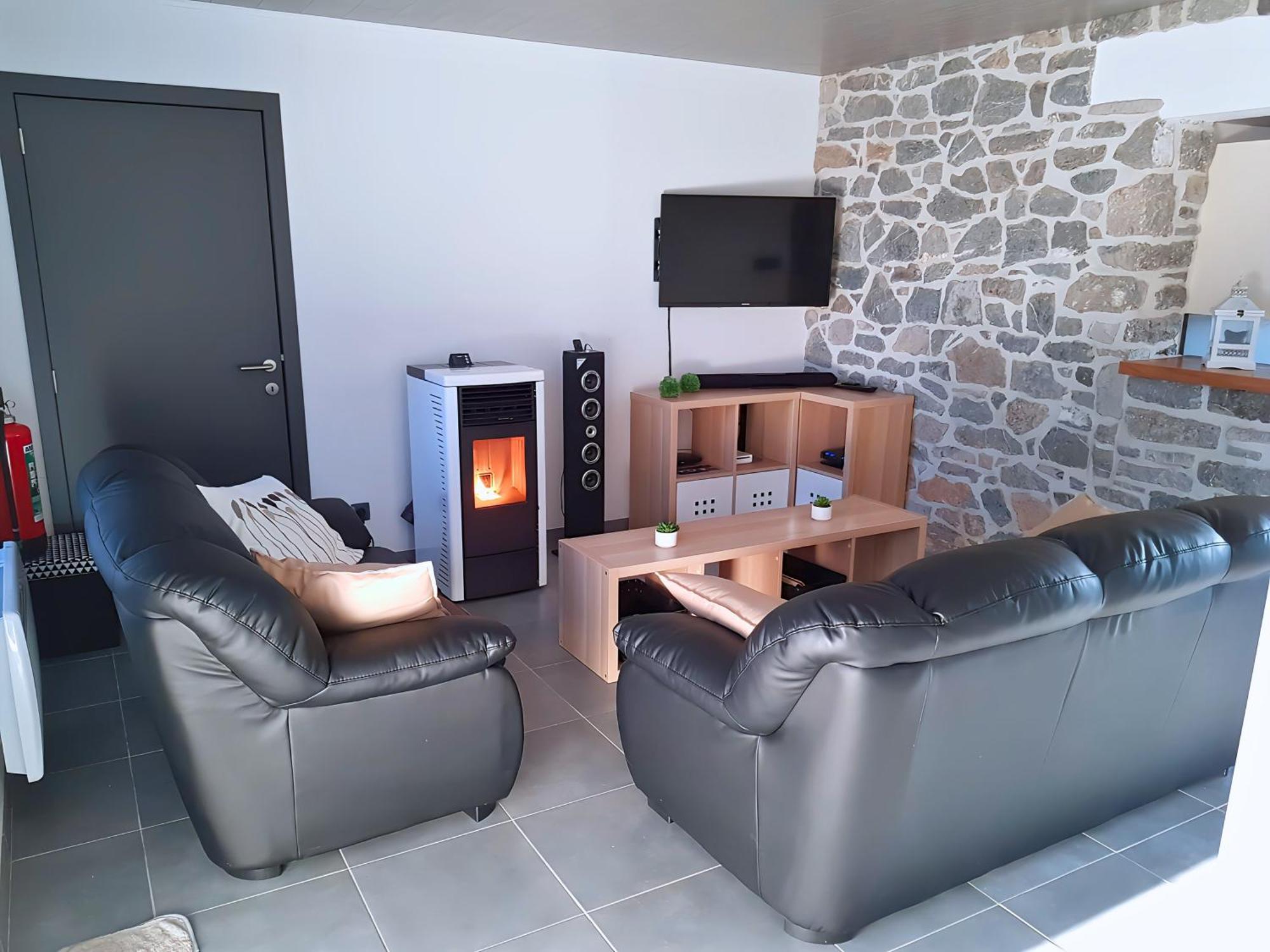 Au Chant Des Roches - Parking - Wifi - Terrasse - Chambres Familiales - Cerfontaine Bagian luar foto