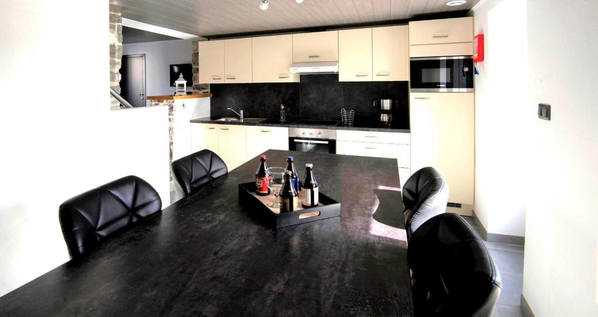 Au Chant Des Roches - Parking - Wifi - Terrasse - Chambres Familiales - Cerfontaine Bagian luar foto