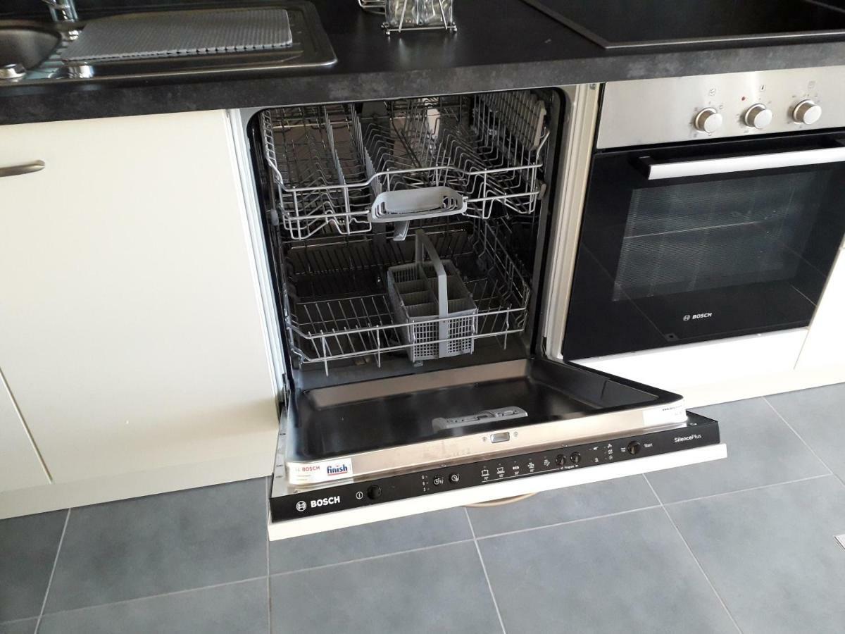 Au Chant Des Roches - Parking - Wifi - Terrasse - Chambres Familiales - Cerfontaine Bagian luar foto
